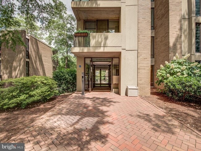 11400 Washington Plaza W Unit 601