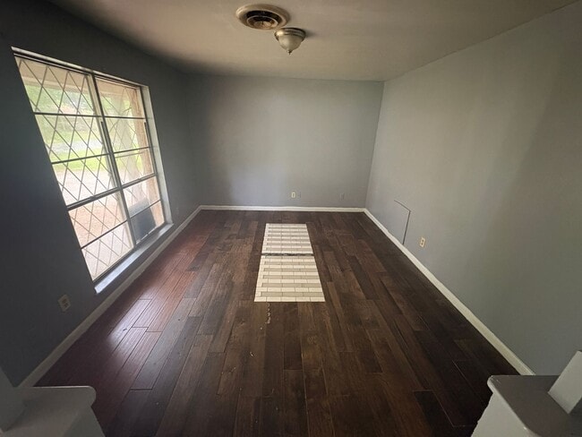 Photo - Large 3BR/2BA Home in Southern Hills Rent $1,300 / Deposit $1,100