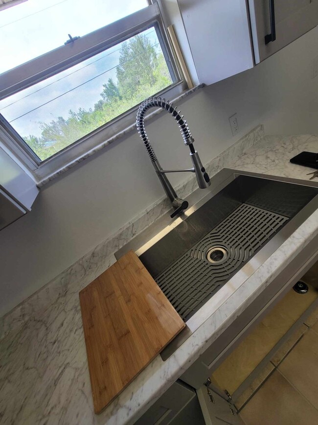 Photo - 11049 Pendleton Ave