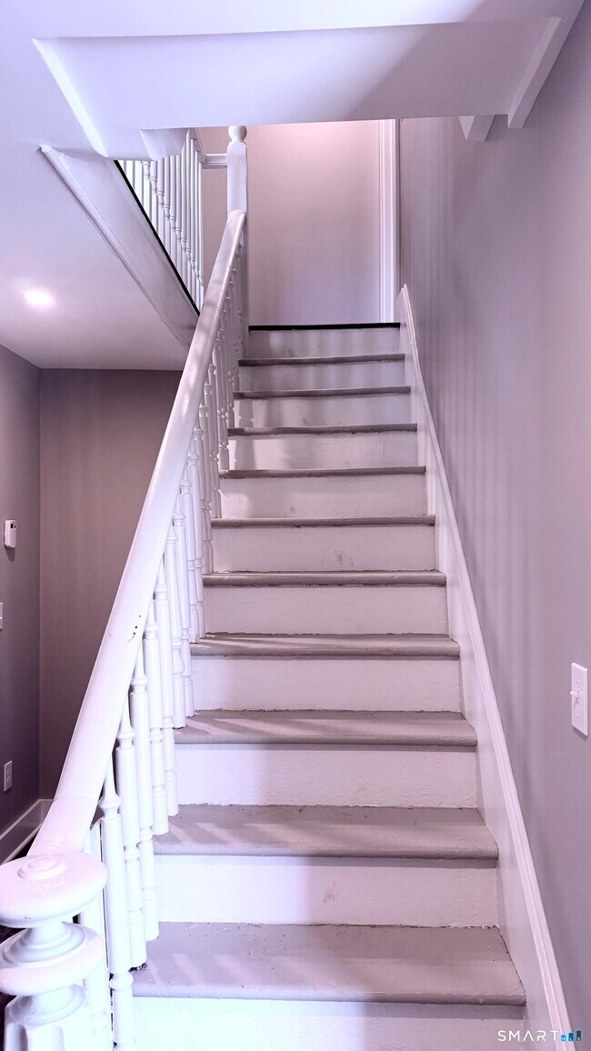 105 Willetts Ave