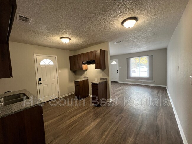 Photo - 3262 Coleman Ave