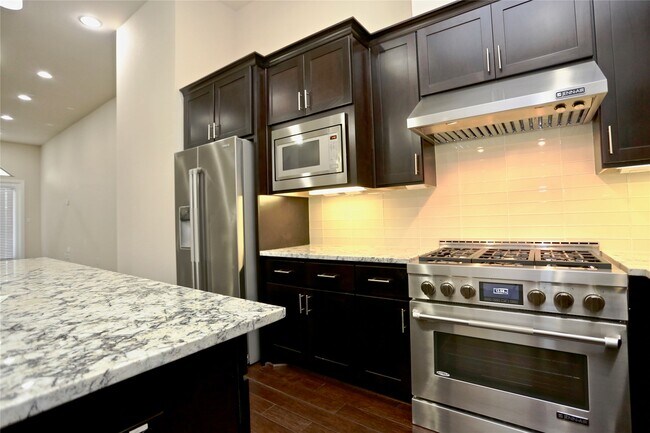 4009 Lillian St