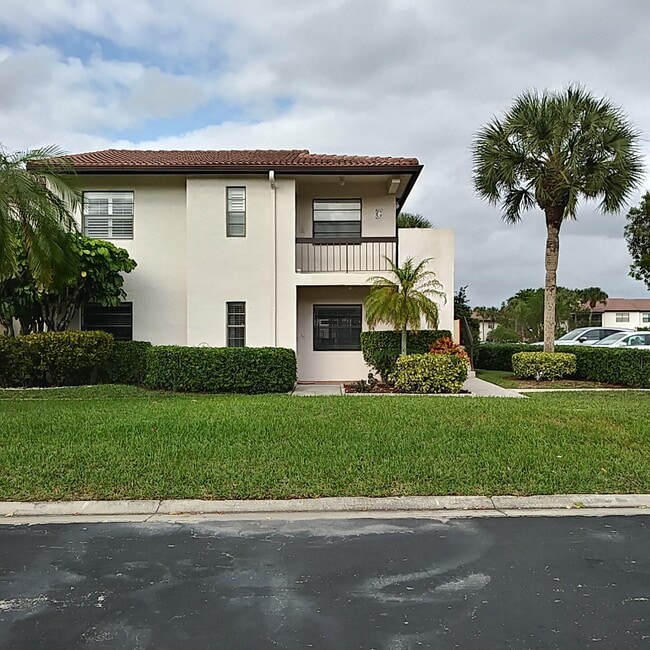 Building Photo - 8045 Eastlake Dr Unit 1-g