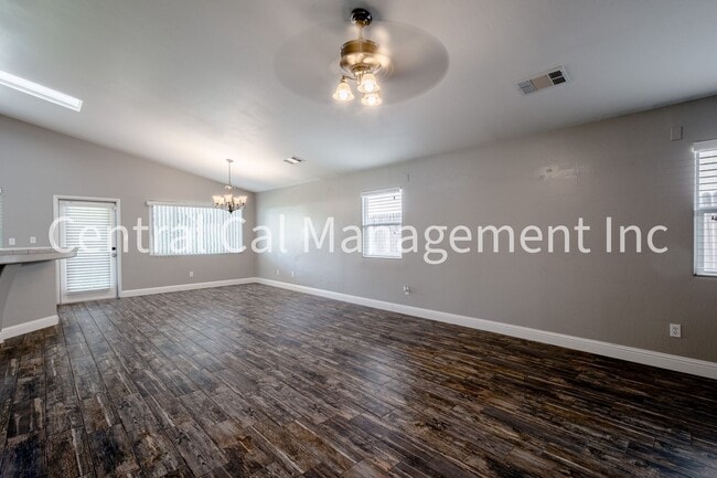 Photo - 4 Bedroom/2 Bath Home in the Southwest - $2495 per month!