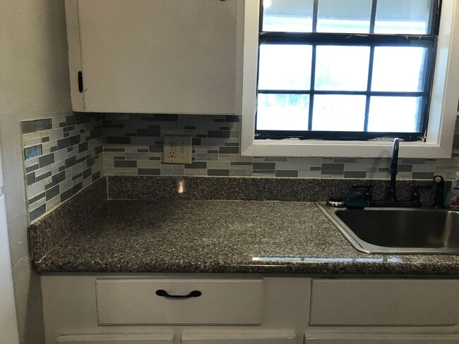 Photo - 304 Latin Dr