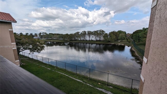 Building Photo - 151 SW 117th Ave Unit 9306