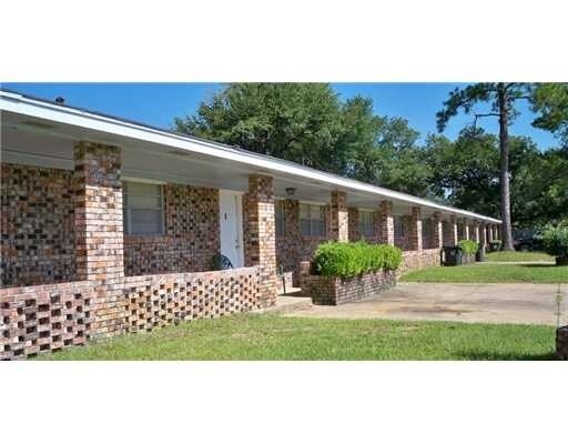Photo - Dedeaux Apartments