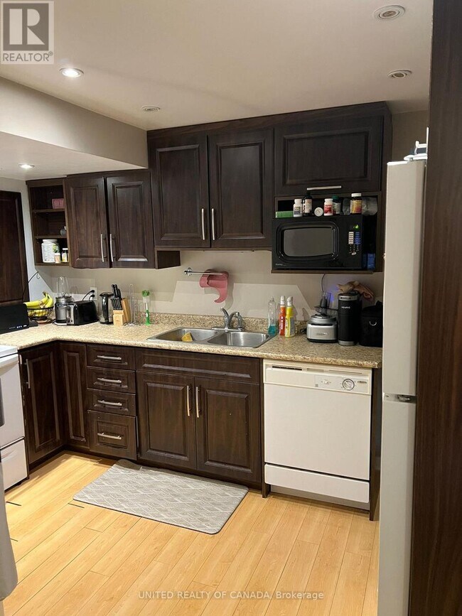 Photo - 108 Maroon Dr