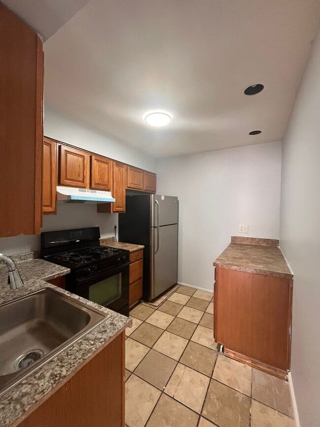 Photo - 23 Claremont Ave