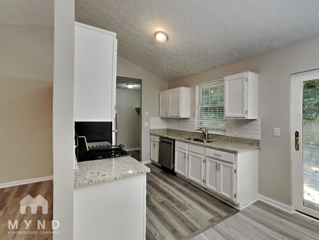 Photo - 264 Fennel Wy SW