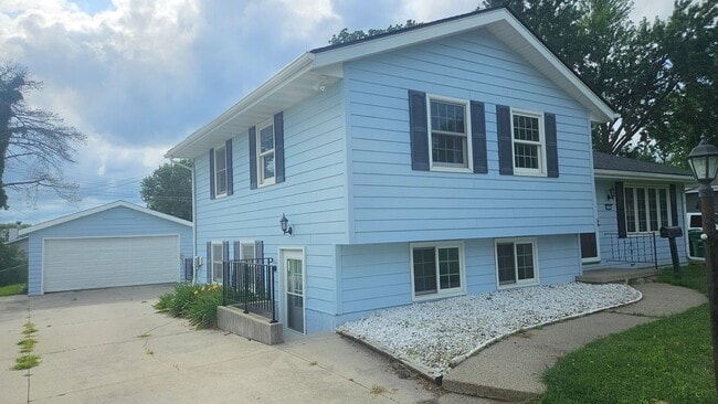 Charming 3-Bedroom Home in Prime Ankeny Lo... - Charming 3-Bedroom Home in Prime Ankeny Lo...