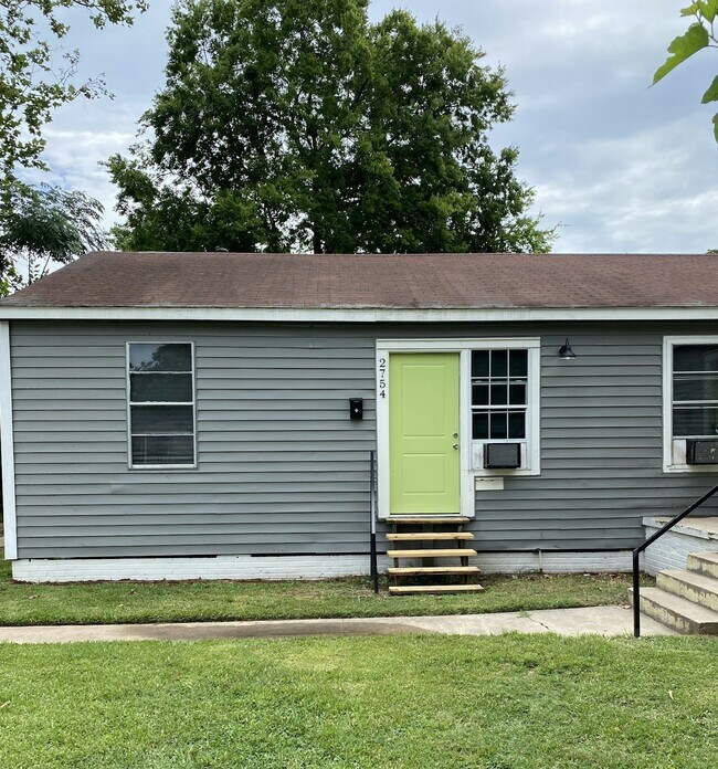 Photo - 2754 Foster St