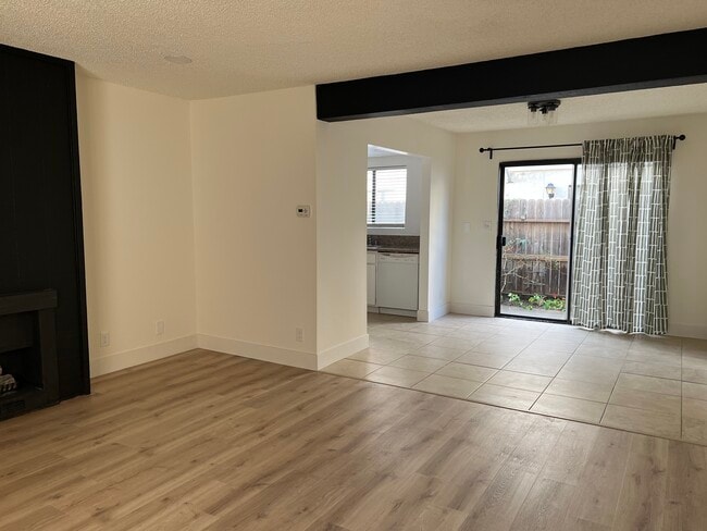 Photo - 2213 Huntington St Unit 2