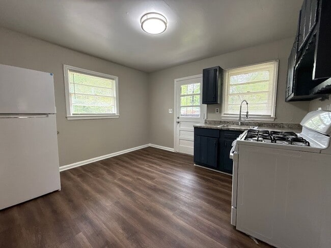 Photo - 1341 Beecher St SW Unit B