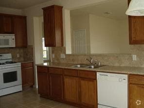 Building Photo - 7415 Oakwood Canyon Dr Rental