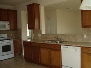 Building Photo - 7415 Oakwood Canyon Dr Rental