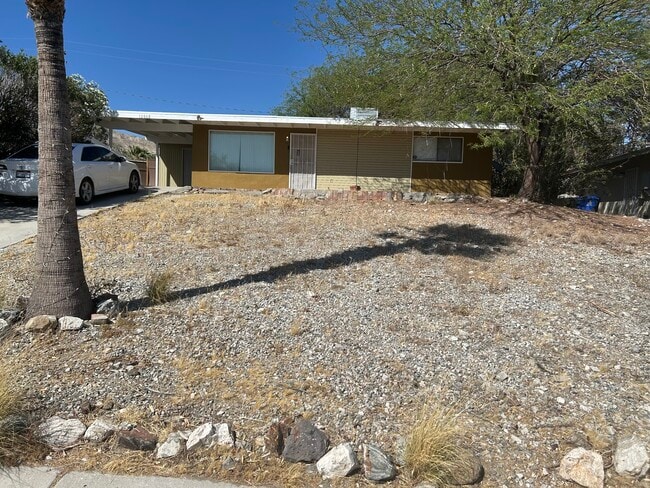 Building Photo - 12868 Catalpa Ave