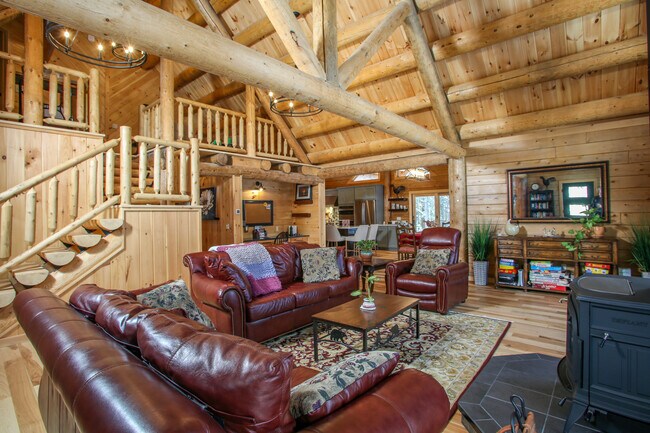 Photo - 320 Lakeshore Dr