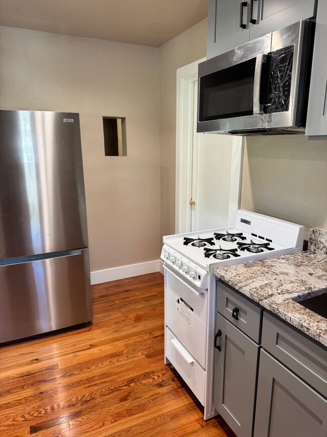 Photo - 608 4th St Unit 1