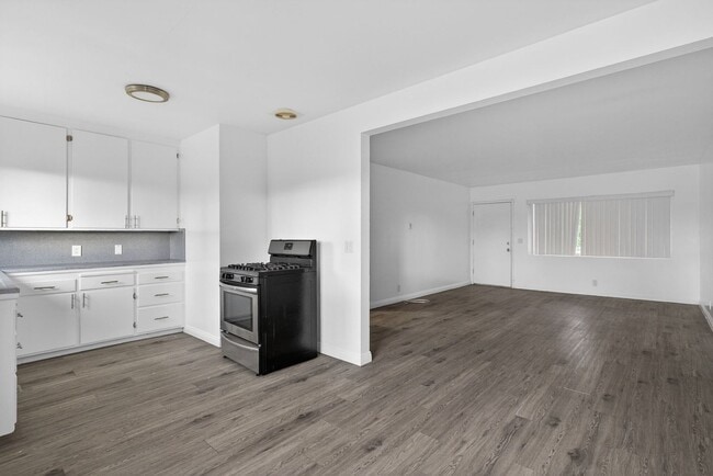 Photo - 216 E Burnett St Unidad 02