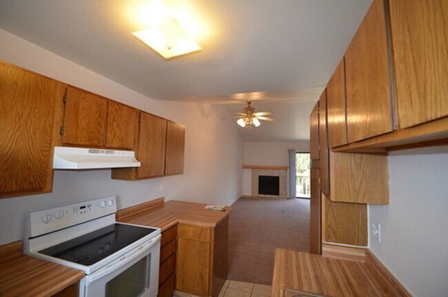 Photo - Clean, Bright upstairs Banyan Hollow Condo w/ central A/C! Unit 202
