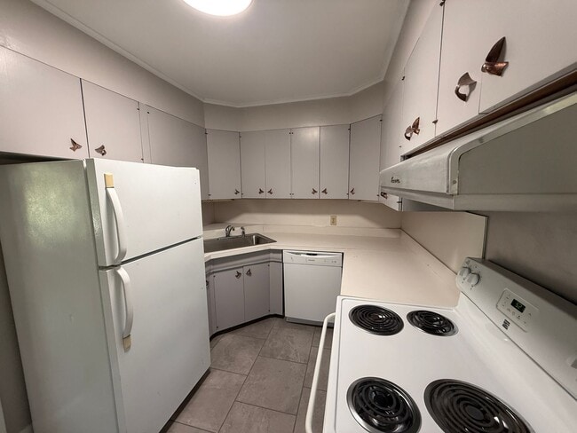 Photo - Coming Soon: Near the University 2 bedroom Duplex With Private yard