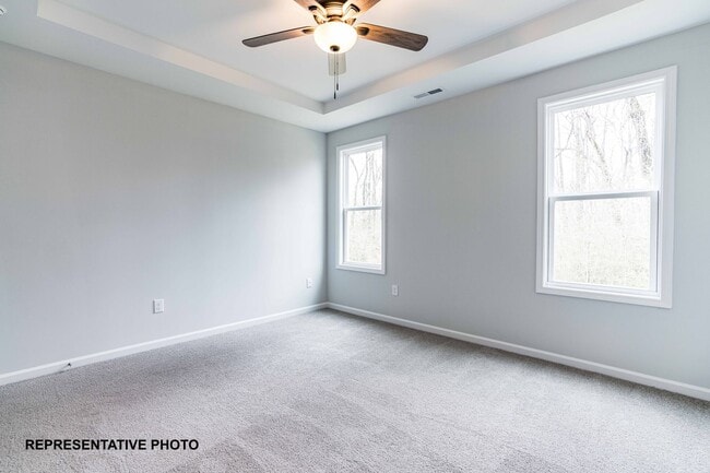 Photo - 124 Sandstone St