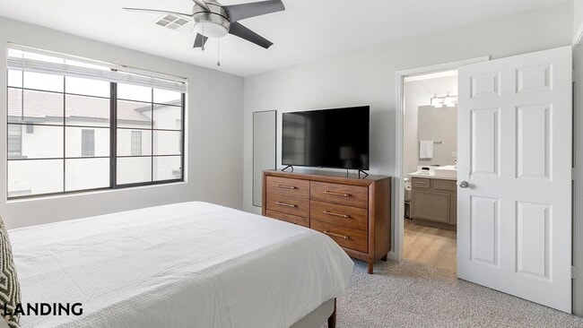 Photo - 9242 W Russell Rd Unit 09-211