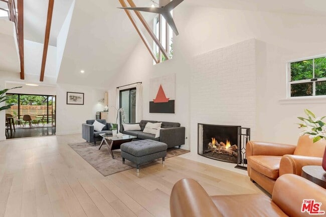 Photo - 621 California Ave