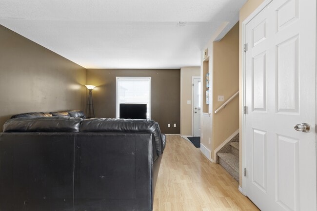 Photo - 10150-10150 121 Ave