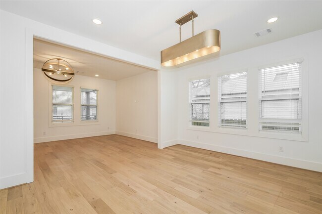 Photo - 231 Grace St