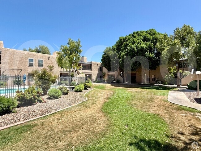Building Photo - 5998 N 78th St Rental
