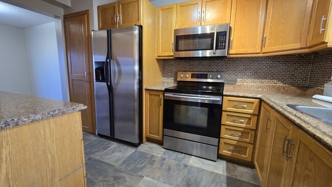 Photo - 1190 Upper Ottawa St