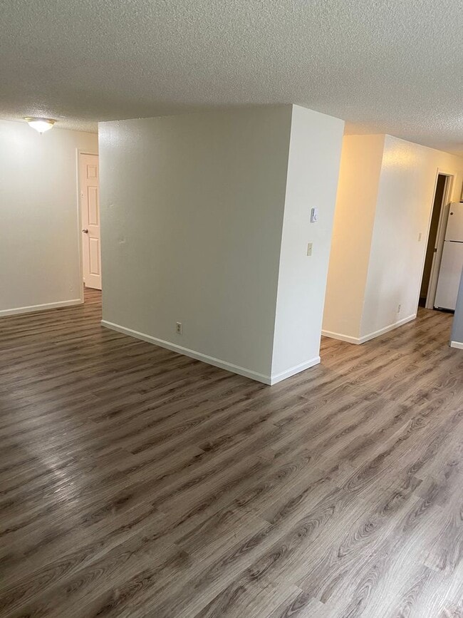 Photo - (905) Draper Arms Apartments - 2 Bedroom /... Unit 642-5 (R)