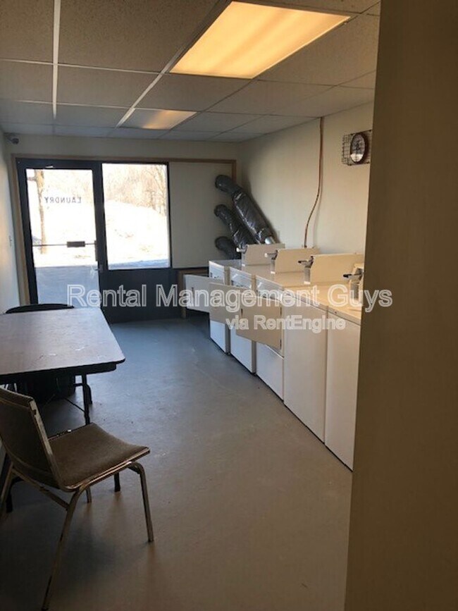 Photo - 131 Cedar Ct E Unit 304