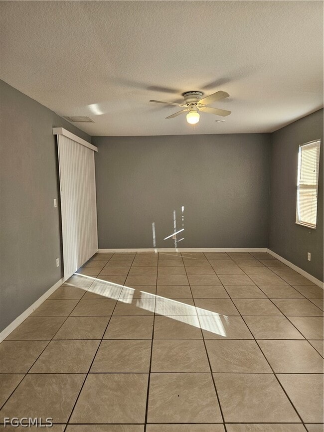 Photo - 133 Theodore Vail St E