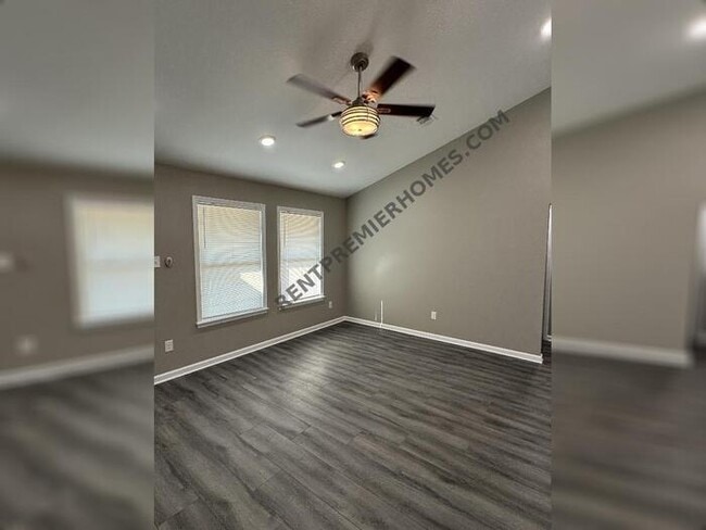 Photo - 16 Edward Dr