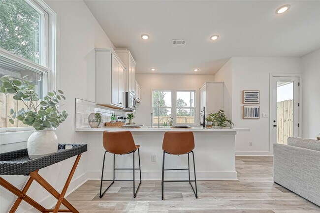 Photo - 9316 Arledge St