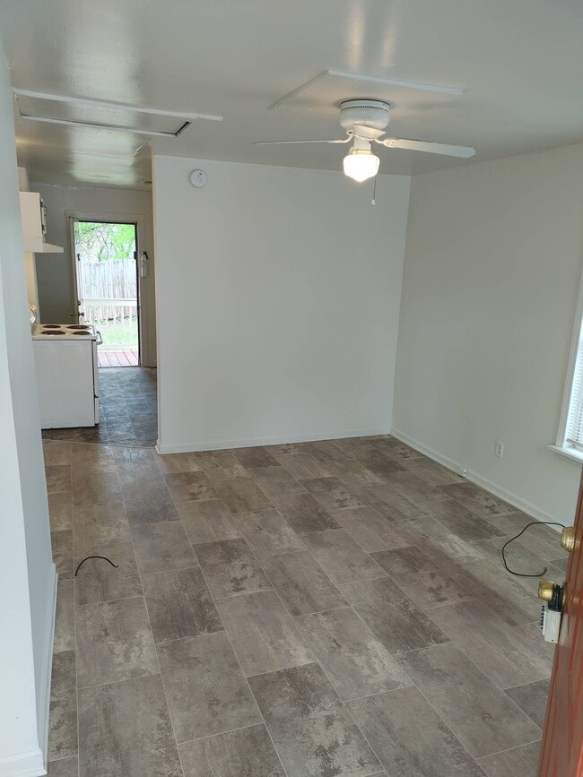 Photo - 108 Taylor St