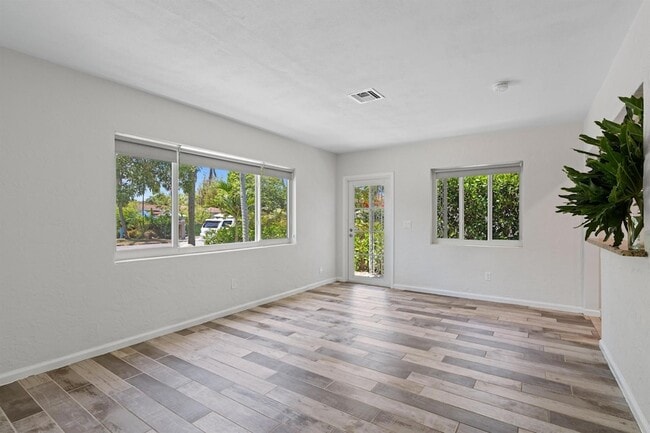 Photo - 1120 N Palmway