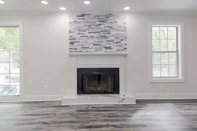 Photo - 410 Countryside Pl