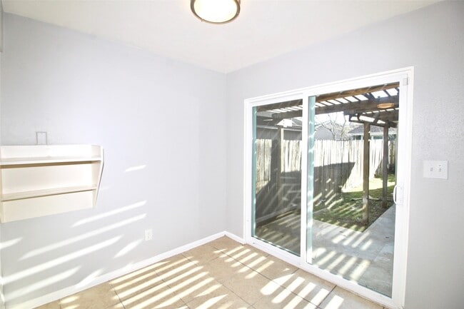 Photo - 2126 Highland Hills Dr