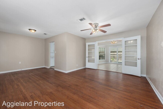 Photo - 2 br, 1 bath House - 3801 Ridgewood