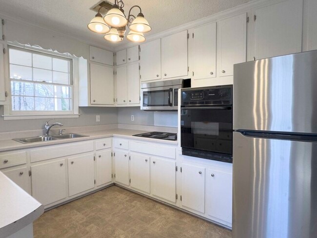 Photo - 328 Dunbar Cave Rd