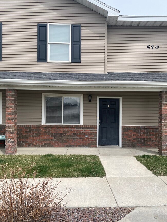 570 Pheasant Ridge Dr Unit B