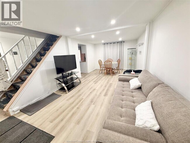 Photo - 10664 Atwater Crescent