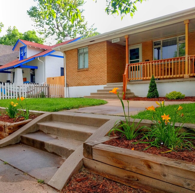 Building Photo - 2275 S Acoma St