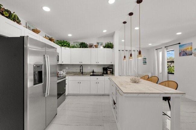 Photo - 1433 NE 53rd Ct