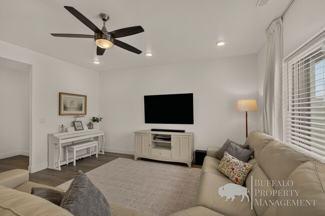 Photo - 1160 E Jaylee Dr