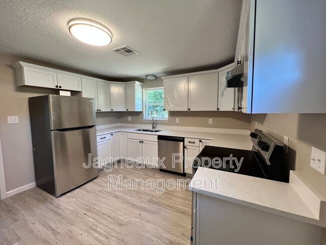 Photo - 2818 E Hwy 14